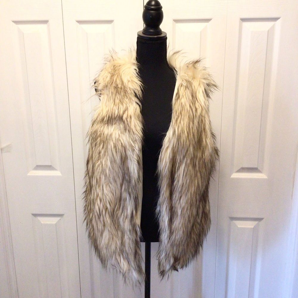 Kaktus Womens Cream/Brown Faux Fur Open Front Vest Size Medium